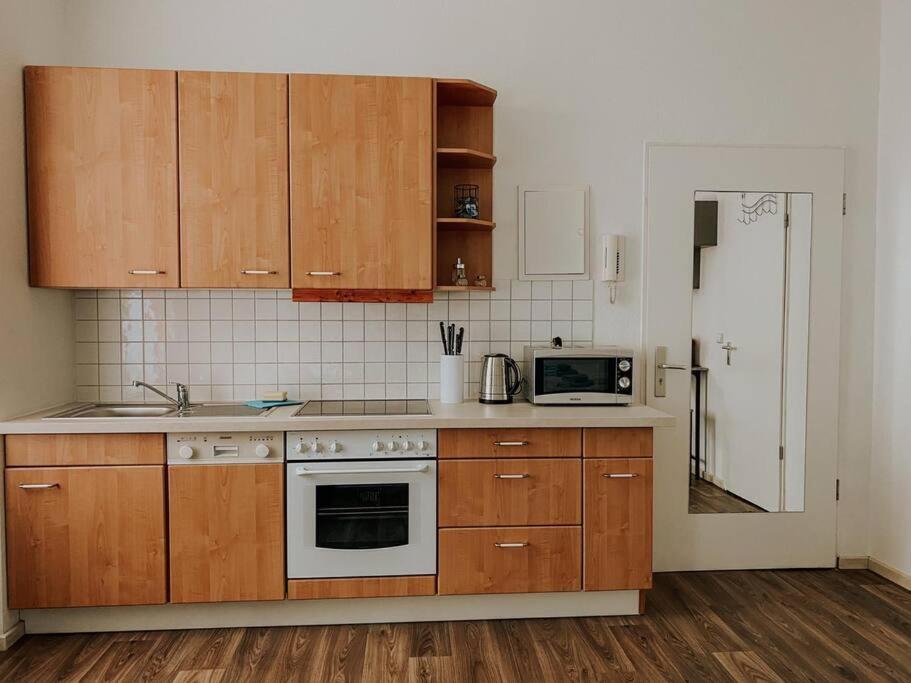 Unser Sonniges Apartment Mit Wlan, Netflix, Xbox Magdeburgo Exterior foto