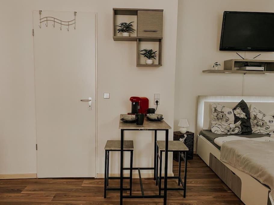 Unser Sonniges Apartment Mit Wlan, Netflix, Xbox Magdeburgo Exterior foto